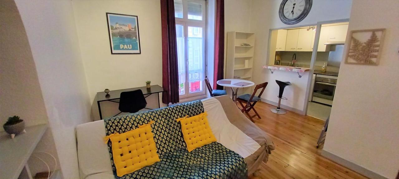 Appartamento Le Gambetta T2 Cosy Hypercentre Wifi Fibre Avec Parking Pau Esterno foto