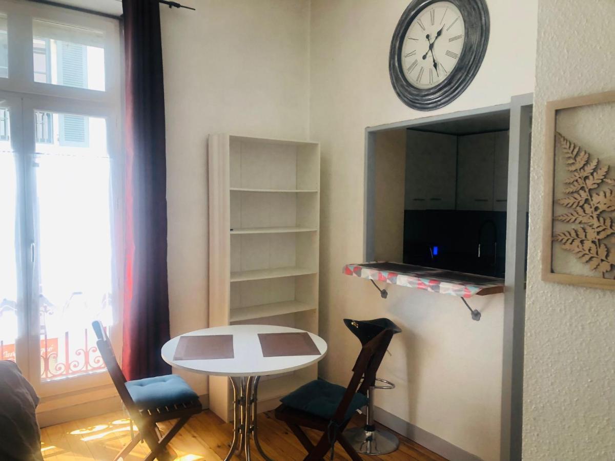 Appartamento Le Gambetta T2 Cosy Hypercentre Wifi Fibre Avec Parking Pau Esterno foto